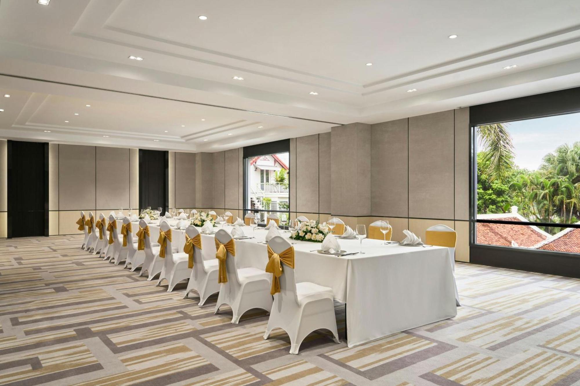 Sheraton Hanoi Hotel Extérieur photo